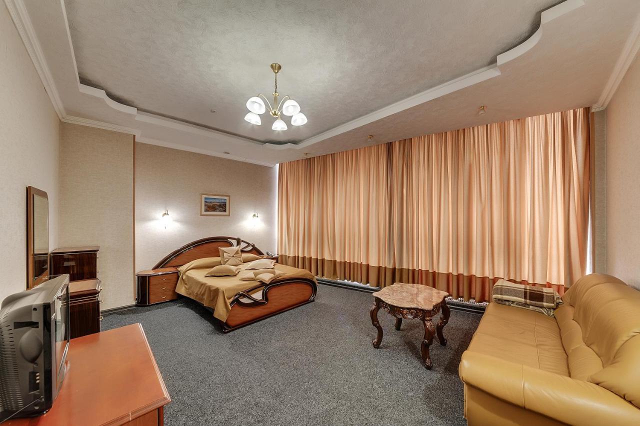 Soborniy Hotel Zaporizhia エクステリア 写真